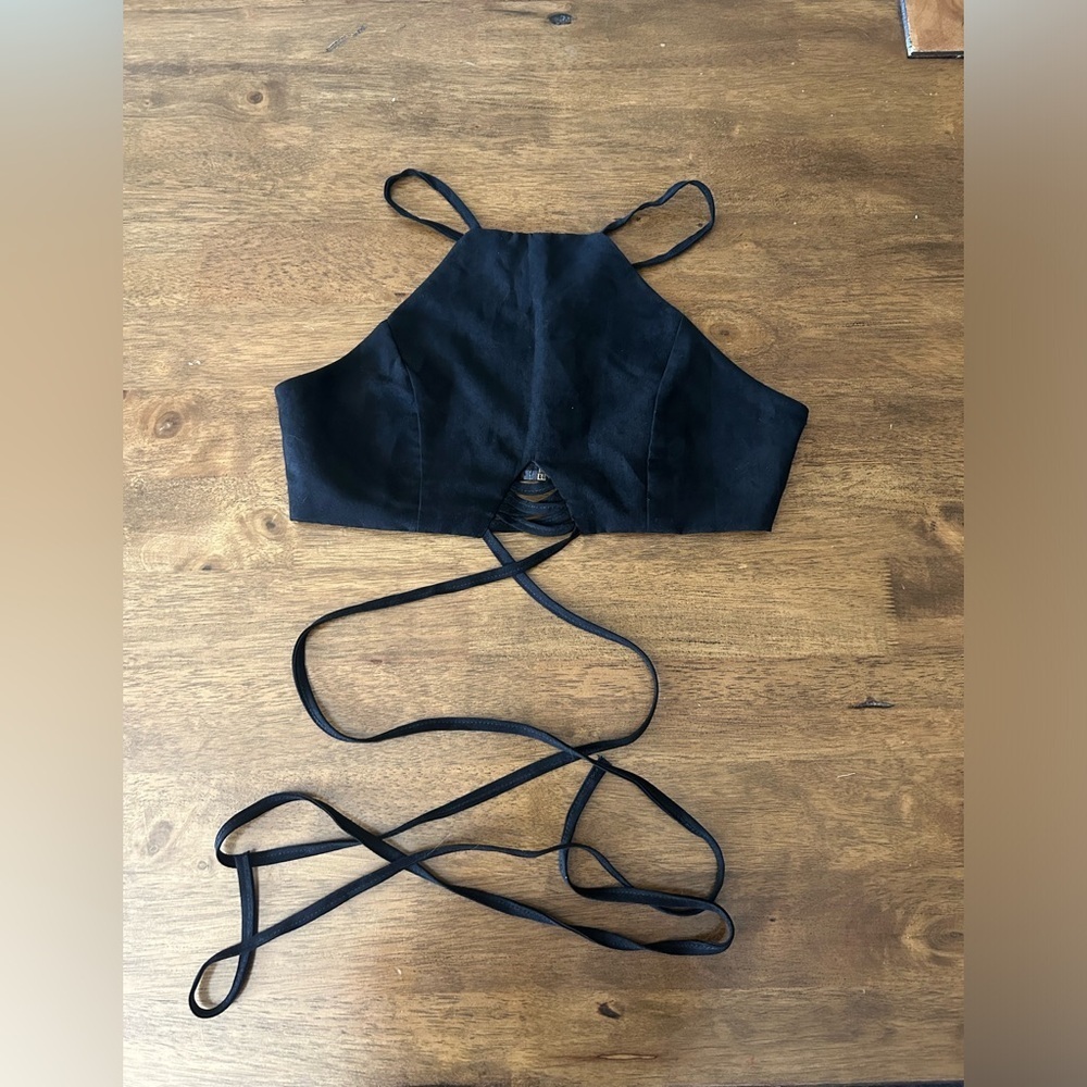 NWOT Boho Black Strappy Crop Top Size M - Picture 5 of 8